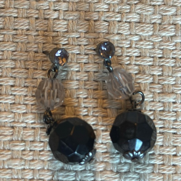 Set of cute earrings. Lots listed, bundle and save!! - Picture 1 of 2